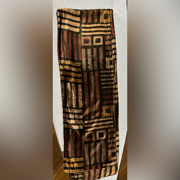 Kenneth Cole velour scarf - Picture 4 of 8